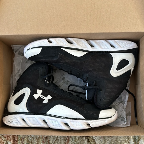 Under Armour Other - Under Armour Men’s Size 10 Spine Bionic Sneakers